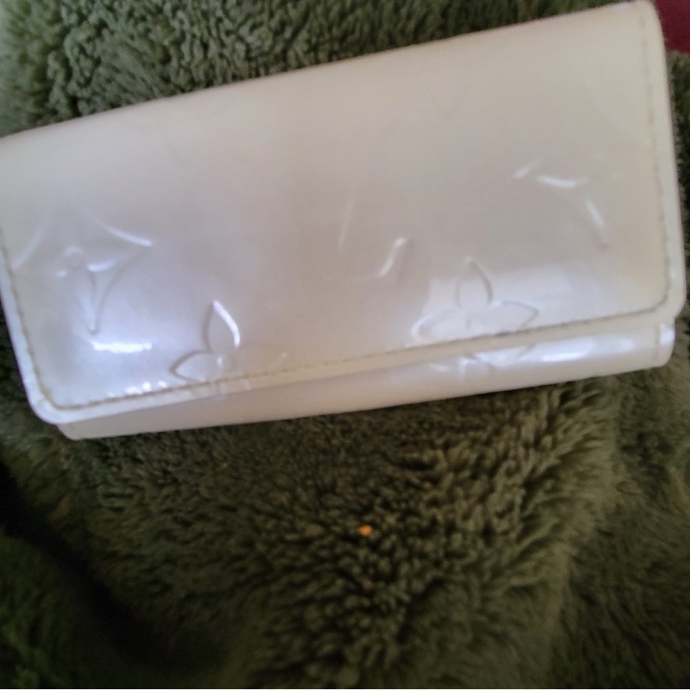 Louis Vuitton White Leather Card Holder - Picture 5 of 7